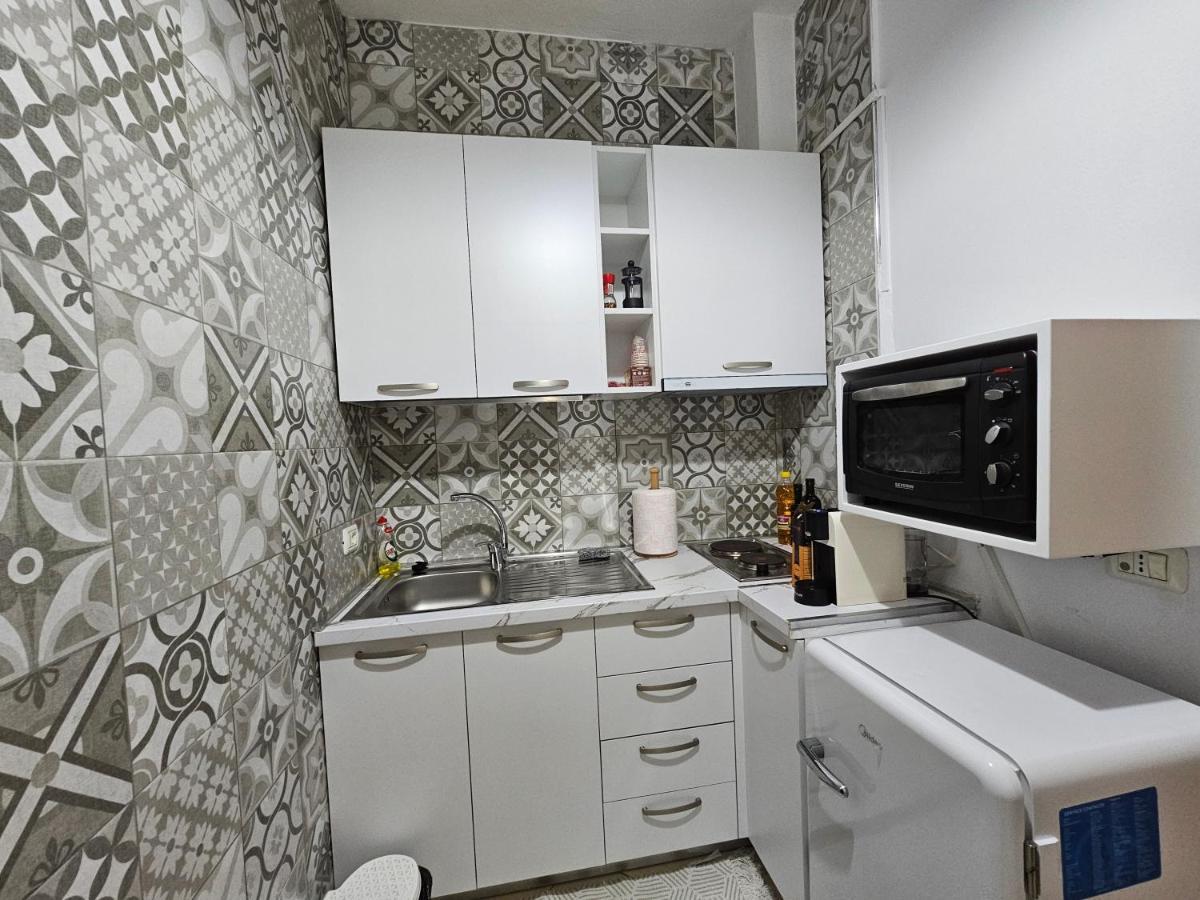 Vibe Studio Apartment Tiranë Luaran gambar