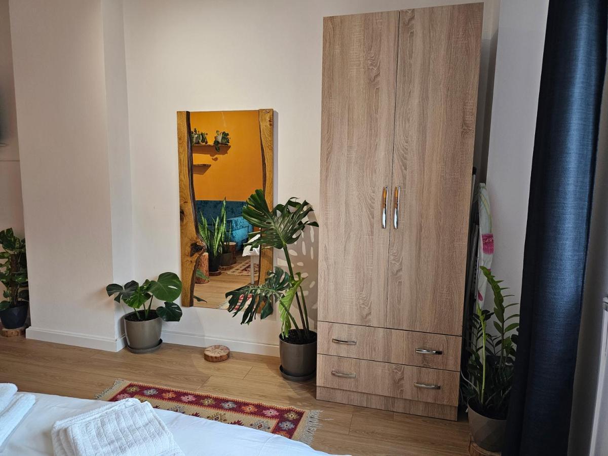 Vibe Studio Apartment Tiranë Luaran gambar